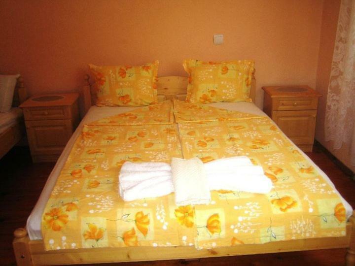 Velkovski Guest House Hisarya Exterior photo