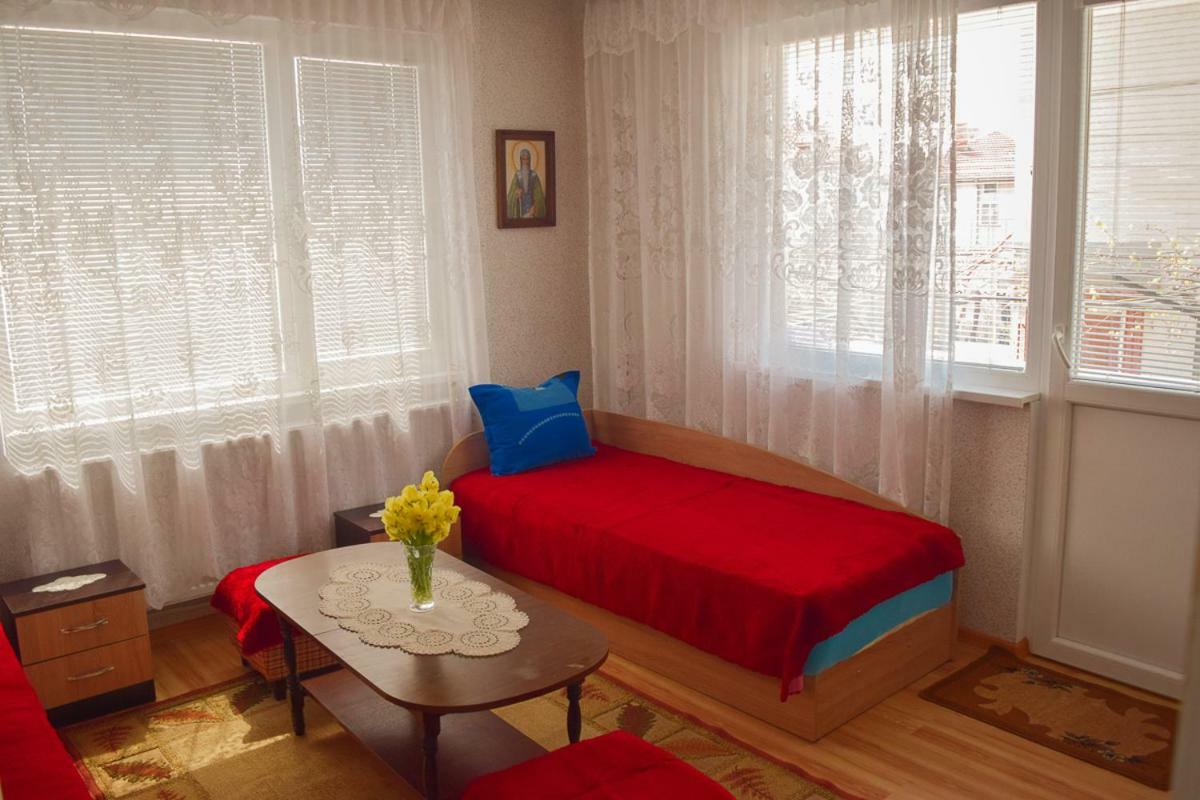 Velkovski Guest House Hisarya Exterior photo